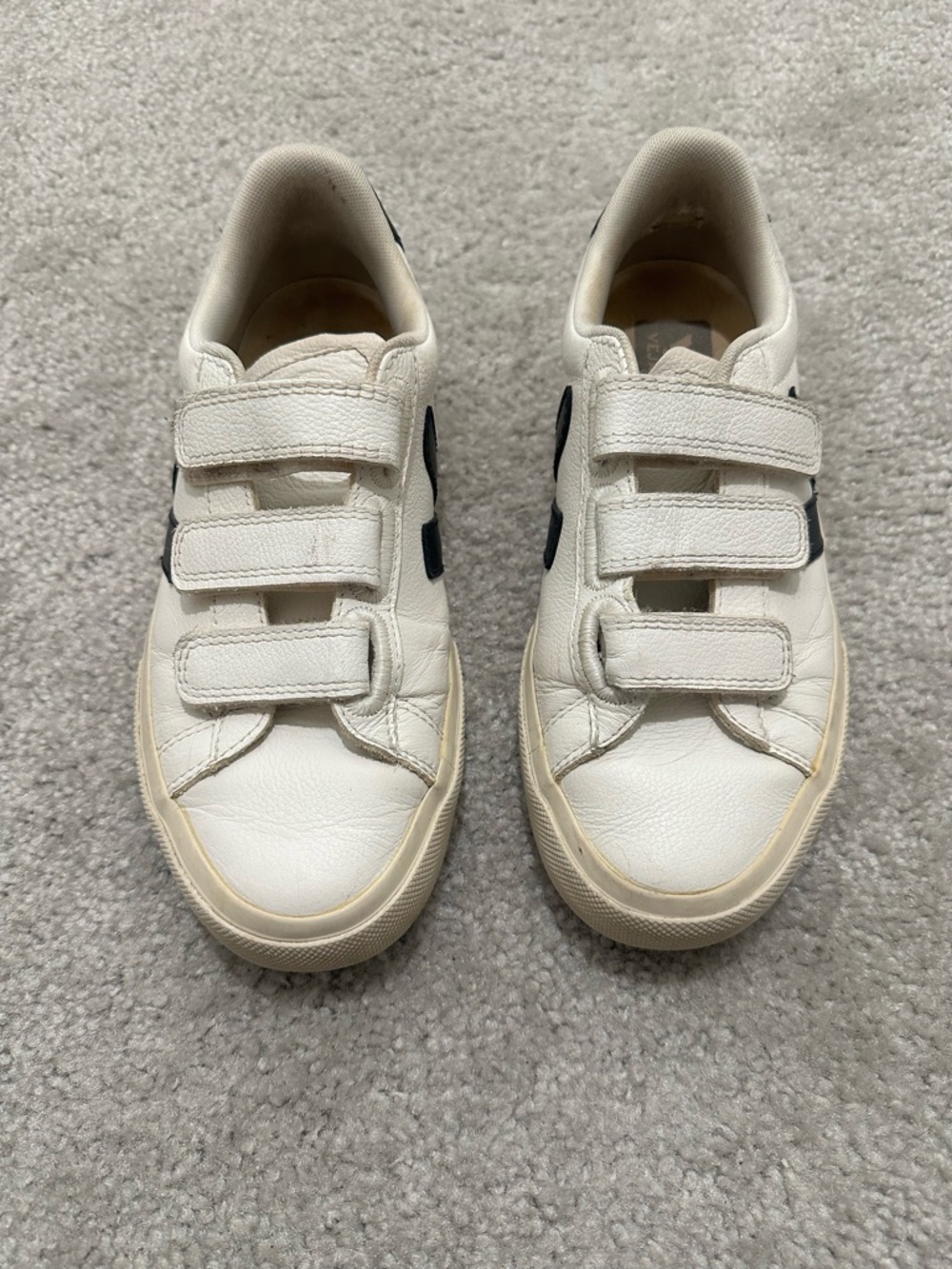 Veja Recife Leather White/Black Shoe Size 5 (FLAW/WEAR) - Picture 3 of 8